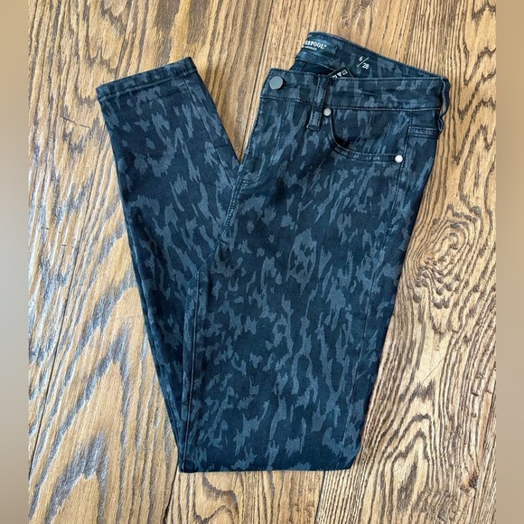 Liverpool “the skinny” Pants Tribal Animal Print Jeans - Picture 2 of 9